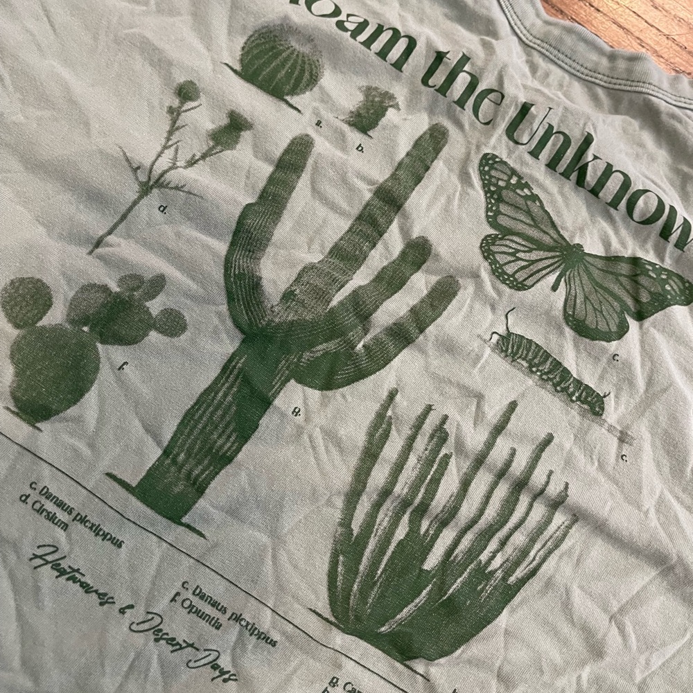 Green Graphic T-Shirt with Nature Print